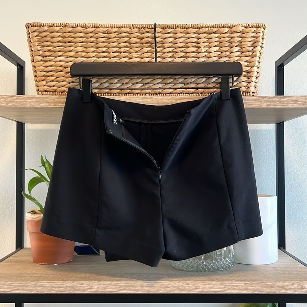 Express Black Asymmetrical Mini Skirt Skort (Shorts underneath), 2 - Picture 4 of 5
